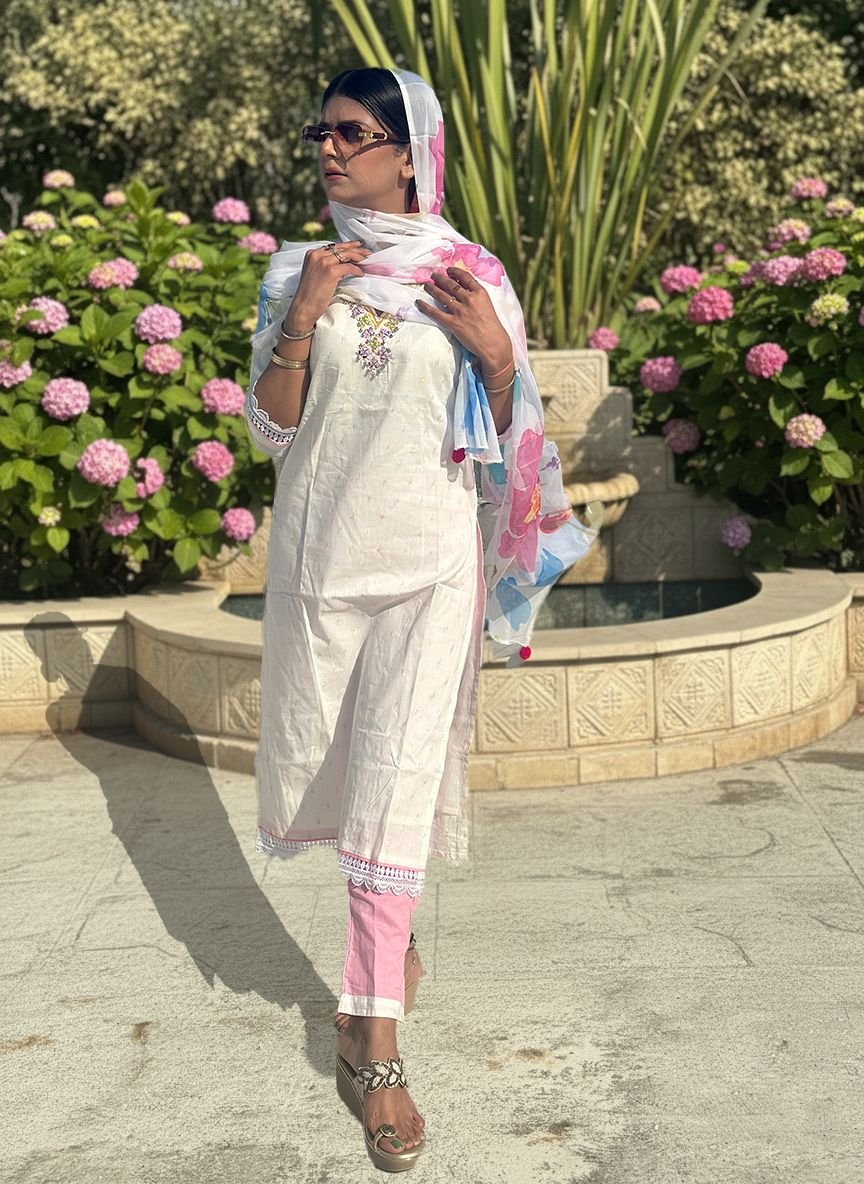 White muslin cotton suit